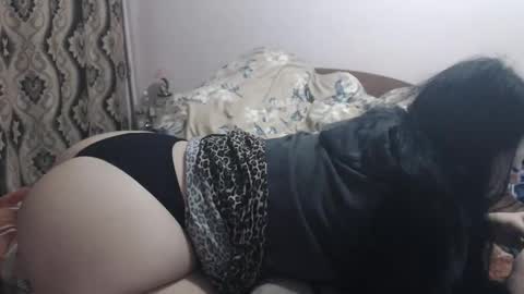 hugeassdevil online show from November 2025 12:04:01 PM