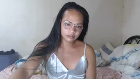 hugecockasian33 online show from September 2025 05:45:02 PM