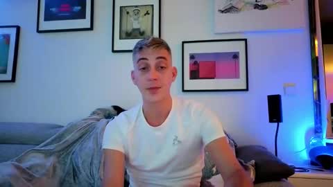 Hugo online show from November 2025 09:58:01 PM