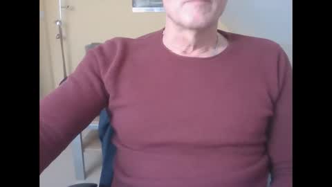 Snapshot of hundeleine chatting on February 2025 10:41:01 AM hundeleine online show from February 2025 10:41:01 AM