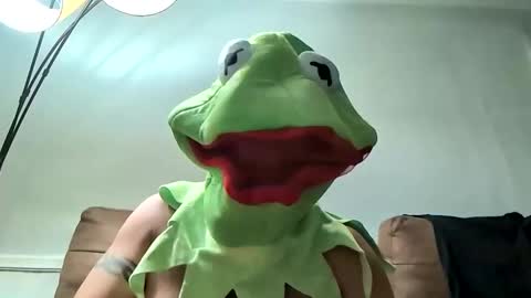 hungitalian40 online show from November 2025 07:32:01 AM