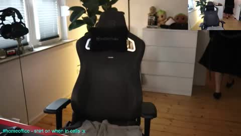 hungry_26 online show from December 2025 09:37:01 AM