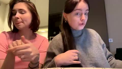 Evelyn  online show from December 2024 09:02:01 PM