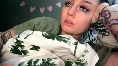 Evelyn  online show from December 2024 10:58:02 PM