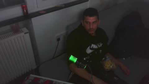 Snapshot of hungryboyyb chatting on December 2025 07:32:01 PM LittleDevilXo1999 online show from December 2025 07:32:01 PM