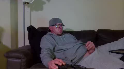 Snapshot of hungsingledad79 chatting on April 2026 09:43:02 AM HuingsingleDad79 online show from April 2026 09:43:02 AM