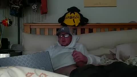 Snapshot of hungsingledad79 chatting on April 2026 05:22:02 PM HuingsingleDad79 online show from April 2026 05:22:02 PM
