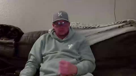 Snapshot of hungsingledad79 chatting on April 2026 05:41:01 AM HuingsingleDad79 online show from April 2026 05:41:01 AM
