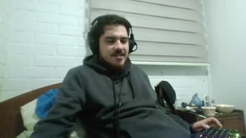 Snapshot of hungweeb chatting on April 2026 01:30:02 AM Rod online show from April 2026 01:30:02 AM