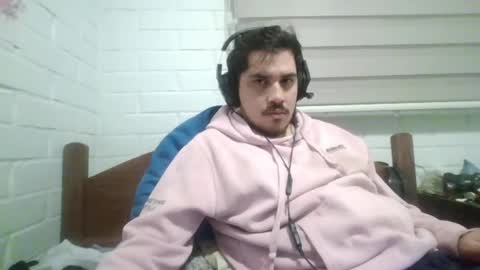 Snapshot of hungweeb chatting on May 2026 01:43:02 AM Rod online show from May 2026 01:43:02 AM