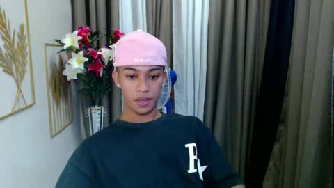 Snapshot of hunk_edward chatting on June 2026 07:57:02 AM hunk_edward online show from June 2026 07:57:02 AM