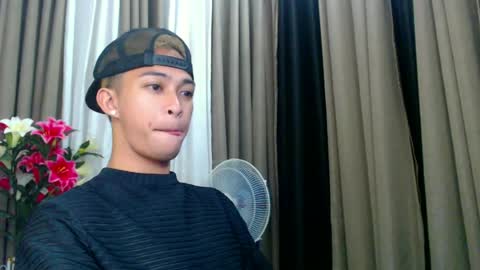 Snapshot of hunk_edward chatting on June 2026 08:08:02 AM hunk_edward online show from June 2026 08:08:02 AM