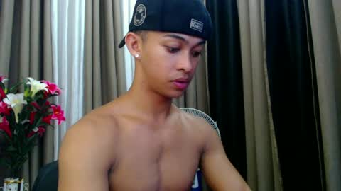Snapshot of hunk_edward chatting on June 2026 11:33:01 AM hunk_edward online show from June 2026 11:33:01 AM