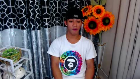 Snapshot of hunk_edward chatting on July 2026 06:16:02 AM hunk_edward online show from July 2026 06:16:02 AM