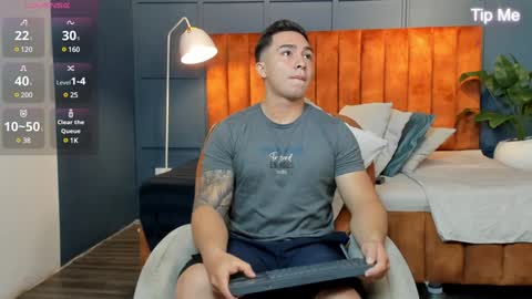 hunk_ryan online show from January 2025 12:11:02 PM