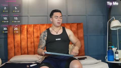 hunk_ryan online show from February 2025 12:16:01 PM