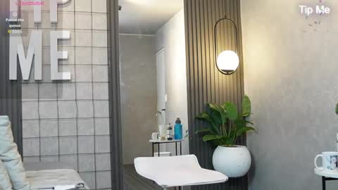 hunk_ryan online show from February 2025 12:20:01 PM