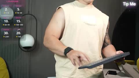 hunk_ryan online show from September 2025 07:52:02 PM