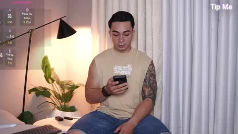 hunk_ryan online show from October 2025 09:44:01 AM