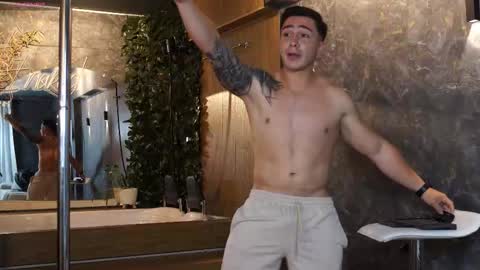 hunk_ryan online show from November 2025 12:27:01 PM