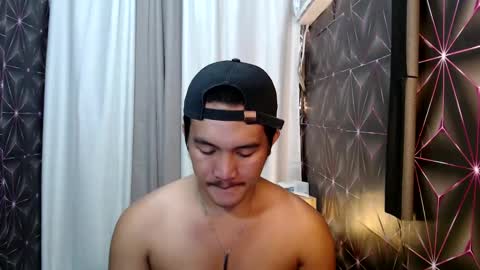 hunkylloyd online show from February 2025 07:17:01 PM