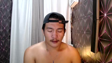 hunkylloyd online show from February 2025 05:18:02 AM