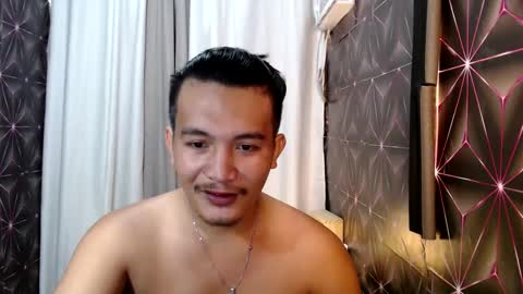 hunkylloyd online show from February 2025 07:00:02 AM