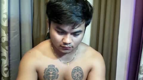 hunkyzeus online show from May 2026 04:35:01 PM