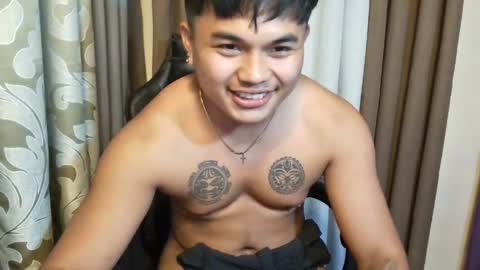 hunkyzeus online show from May 2026 04:36:02 PM