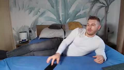 Hunter Bridges online show from December 2025 07:58:02 AM