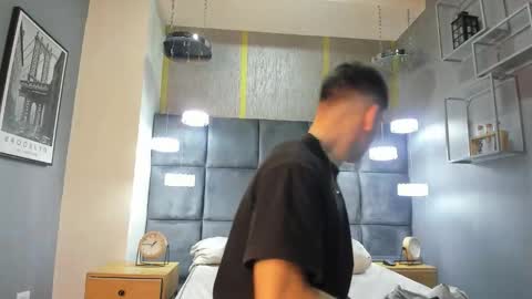 hunterheat_ online show from November 2025 11:52:02 AM