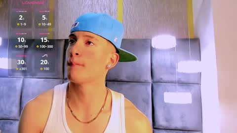 hunterheat_ online show from November 2025 11:35:01 AM