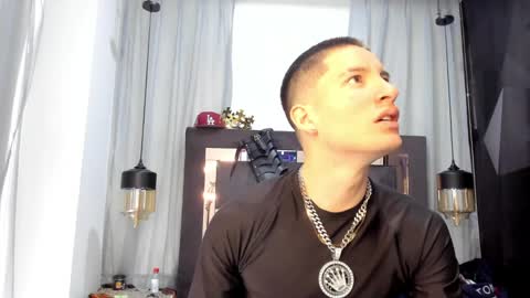 hunterheat_ online show from April 2026 02:21:01 PM