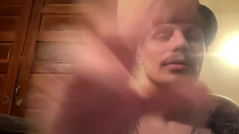 Snapshot of husbandandwife2011 chatting on February 2025 03:34:02 AM husbandandwife2011 online show from February 2025 03:34:02 AM