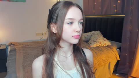 Snapshot of hwadwellingham chatting on May 2026 07:15:02 AM Lily online show from May 2026 07:15:02 AM