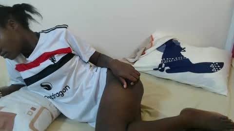 Snapshot of hyacinth_b chatting on April 2026 03:05:01 PM hyacinth_b online show from April 2026 03:05:01 PM