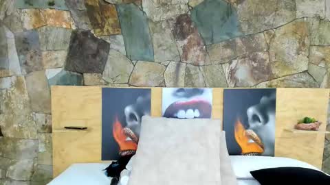 Snapshot of i_am_dolls chatting on February 2025 05:47:01 AM The Dolls online show from February 2025 05:47:01 AM