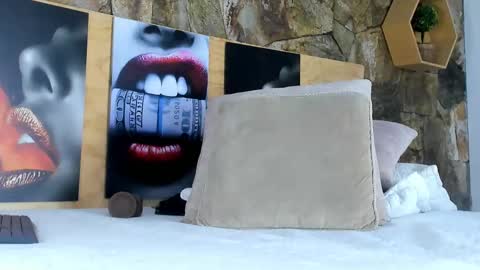 Snapshot of i_am_dolls chatting on February 2025 08:38:01 AM The Dolls online show from February 2025 08:38:01 AM