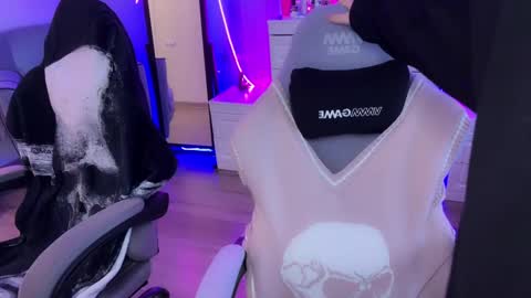 Asya  online show from January 2025 11:10:01 AM