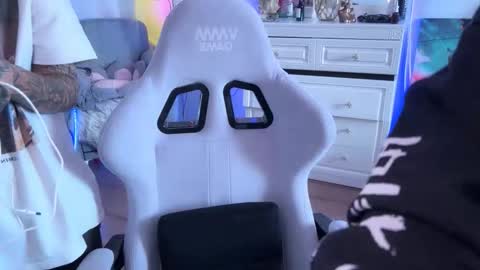 Asya  online show from September 2025 11:12:02 AM