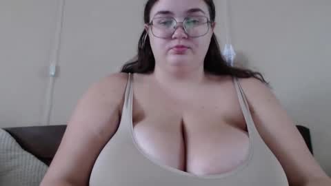Dominika online show from October 2025 10:03:01 AM