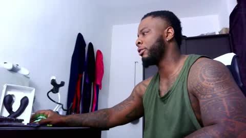 Mr H Independent model online show from November 2025 01:27:01 AM