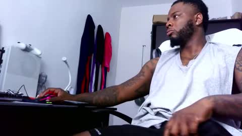 Mr H Independent model online show from November 2025 02:56:02 AM