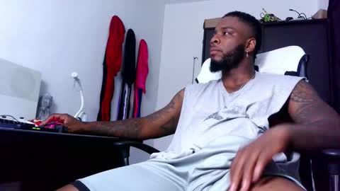 Mr H Independent model online show from November 2025 04:46:02 AM