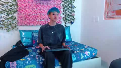 iam_lukas__ online show from September 2025 03:17:02 AM