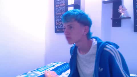 iam_lukas__ online show from September 2025 01:21:02 AM