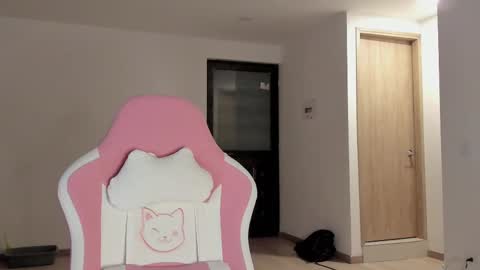 On instagram Imm  NikkiHelp me reach 100 likes online show from March 2025 09:27:02 AM