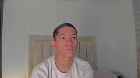 Snapshot of iamjulian_ chatting on January 2026 11:12:01 AM Juliiiiian online show from January 2026 11:12:01 AM