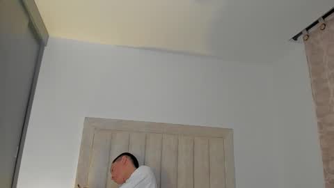 Snapshot of iamjulian_ chatting on January 2026 11:12:01 AM Juliiiiian online show from January 2026 11:12:01 AM