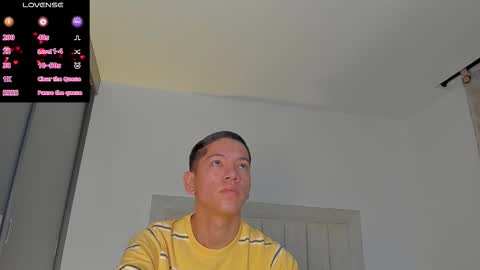 Snapshot of iamjulian_ chatting on January 2026 11:02:02 AM Juliiiiian online show from January 2026 11:02:02 AM